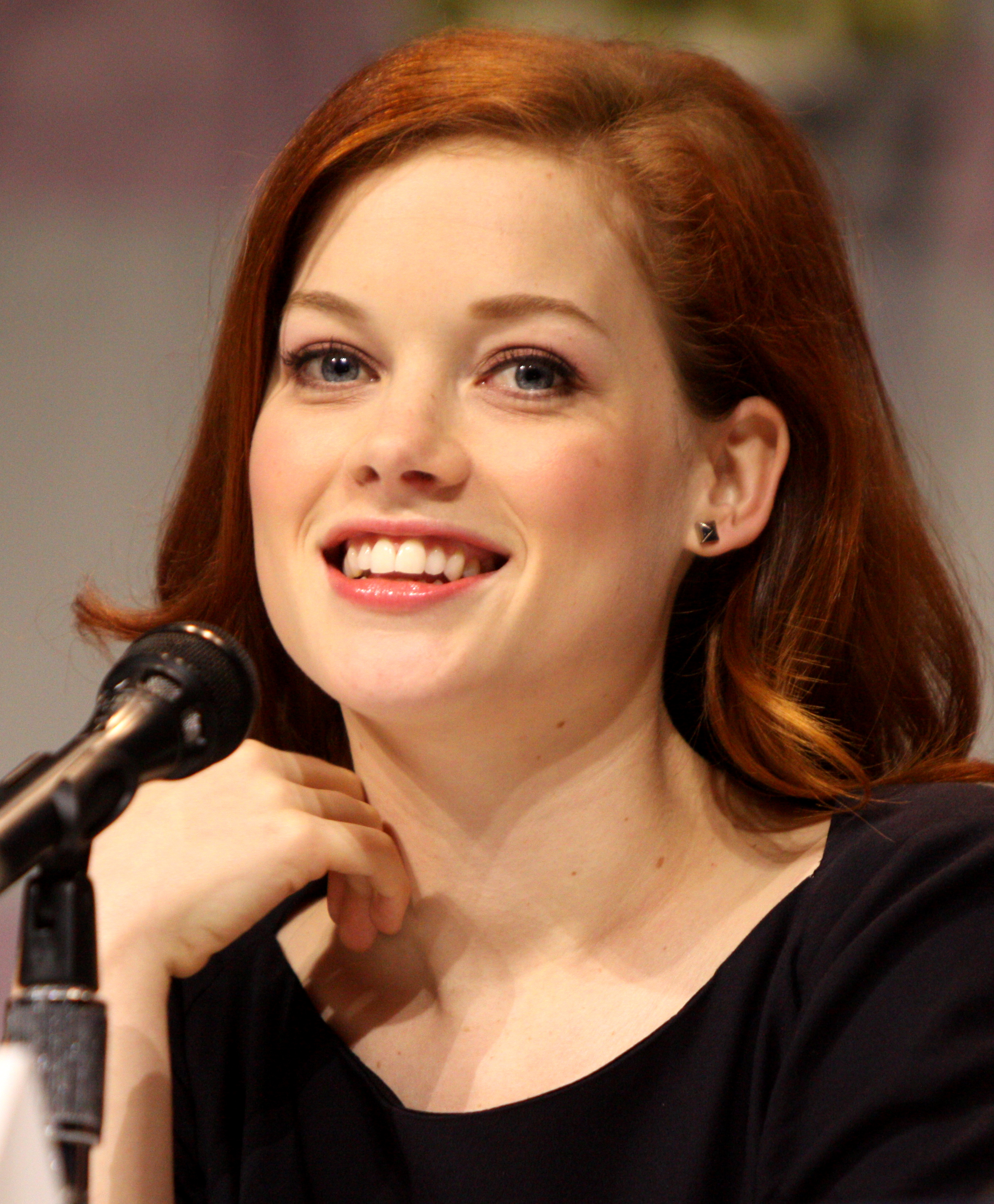 Jane Levy — Shameless