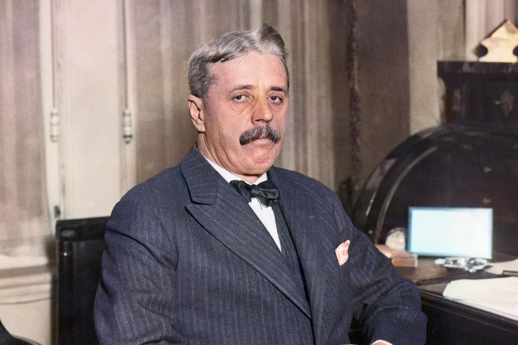 18. Arnold Bennett