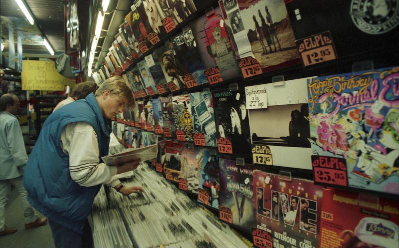 28. Record Stores and Music Discovery