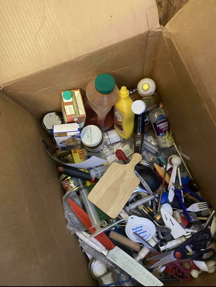 He Packed Kitchenware Like a Junk Drawer