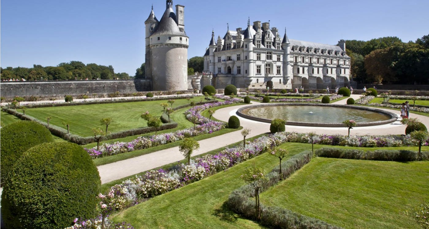 30 Most Beautiful Castles That Still Exist - Kate Knows